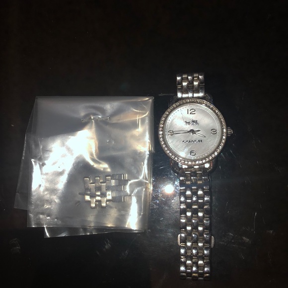Coach Women’s Lexington Watch - Picture 1 of 2